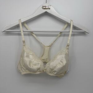 Vanity Fair Vintage Cream Satin Nylon Wireless Bra Size 36A